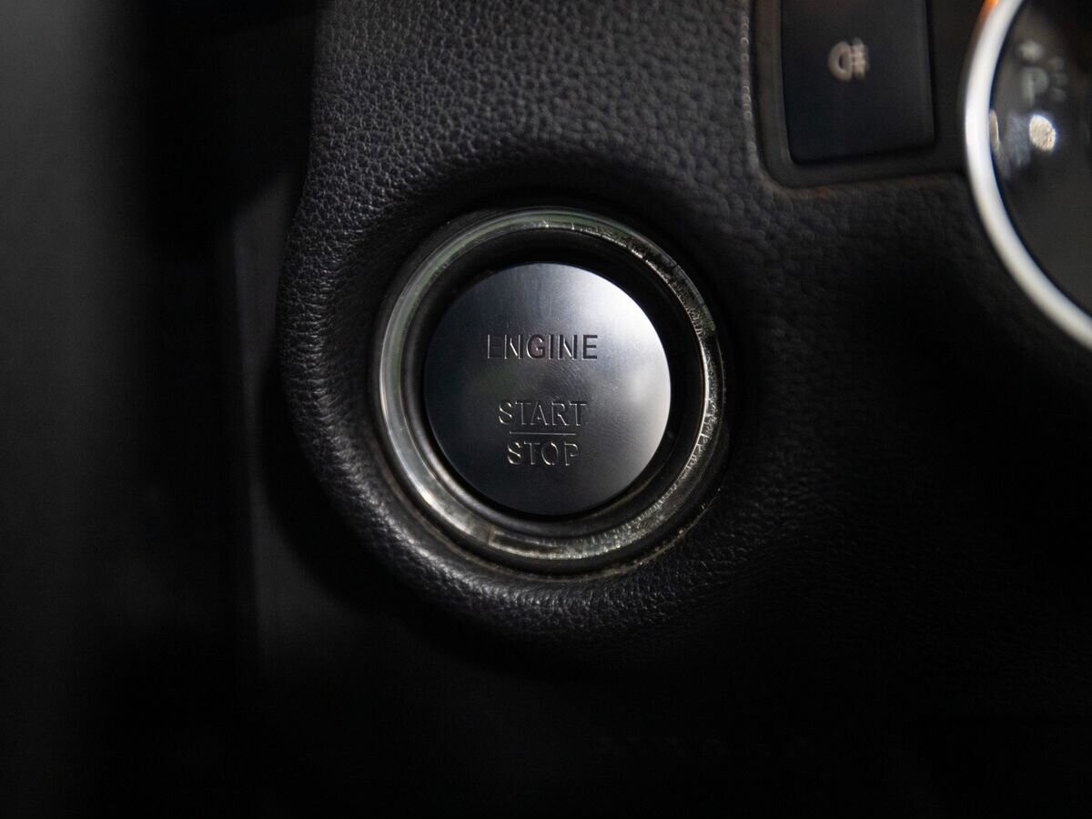 Mercedes-Benz E-Класс 2011 - фото автомобиля