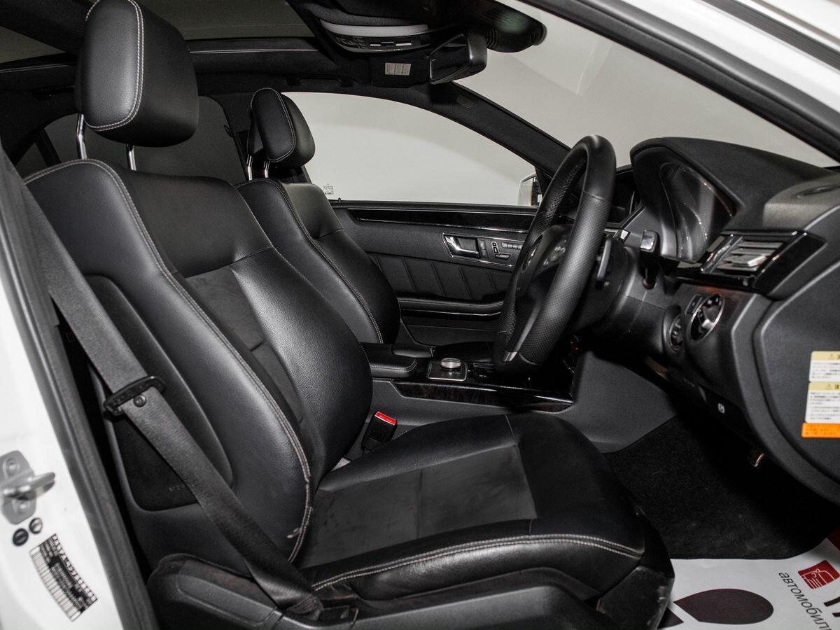 Mercedes-Benz E-Класс 2011 - фото автомобиля