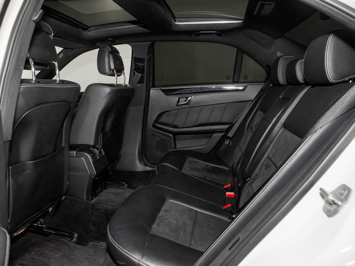 Mercedes-Benz E-Класс 2011 - фото автомобиля