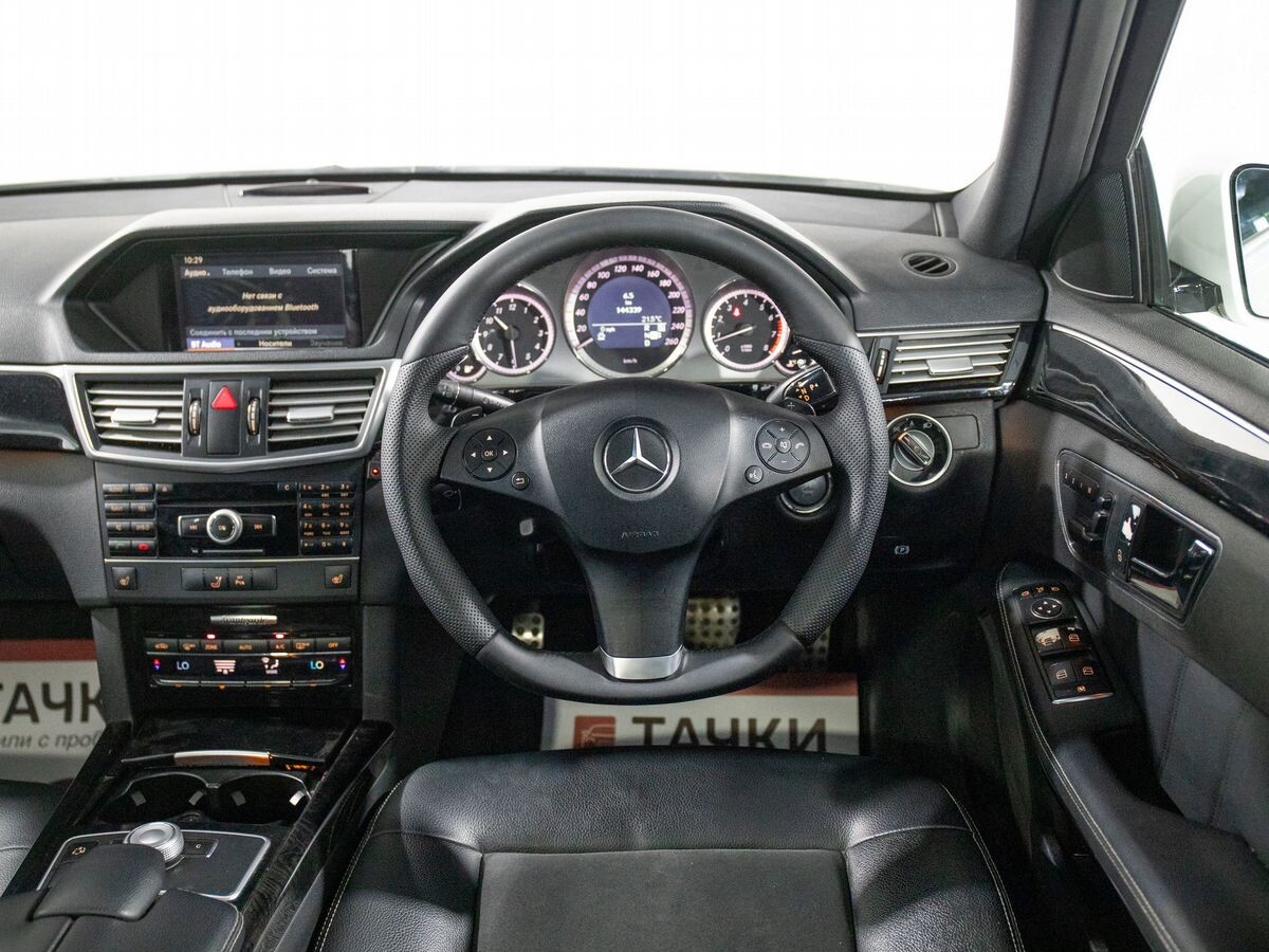 Mercedes-Benz E-Класс 2011 - фото автомобиля
