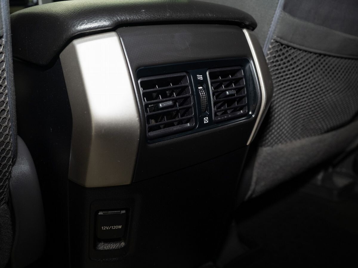 Toyota Land Cruiser Prado 2013 - фото автомобиля