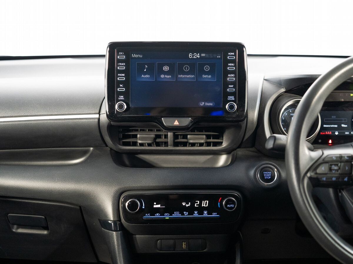 Toyota Yaris 2020 - фото автомобиля