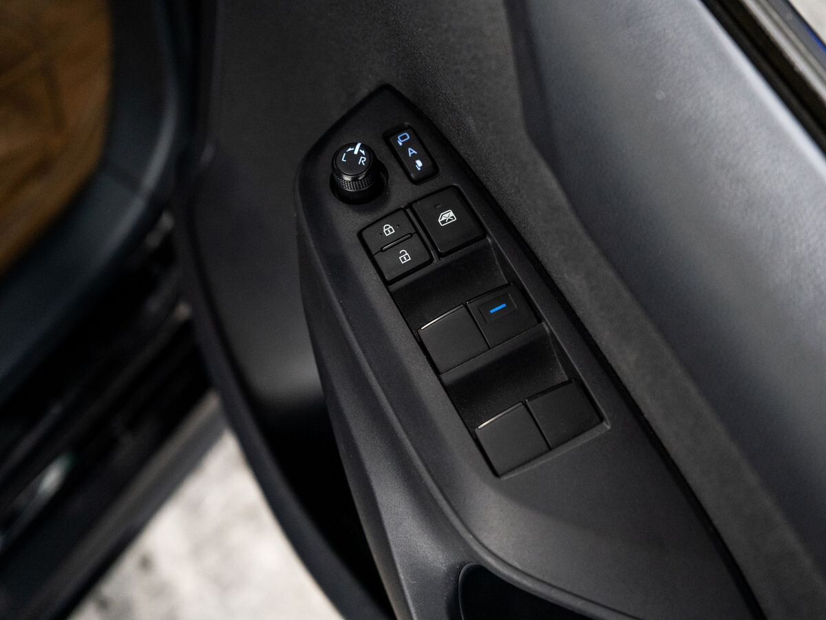 Toyota Yaris 2020 - фото автомобиля