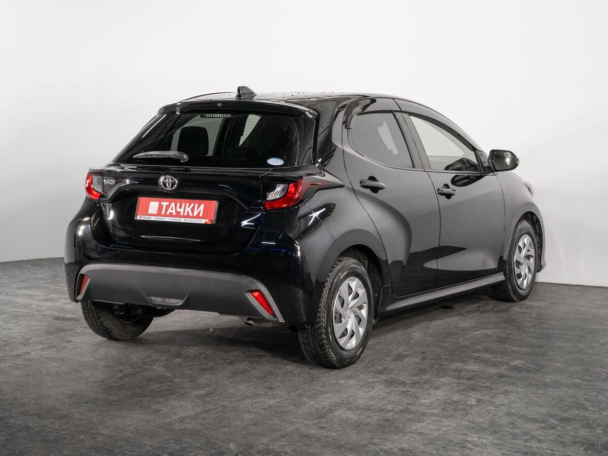 Toyota Yaris 2020 - фото автомобиля