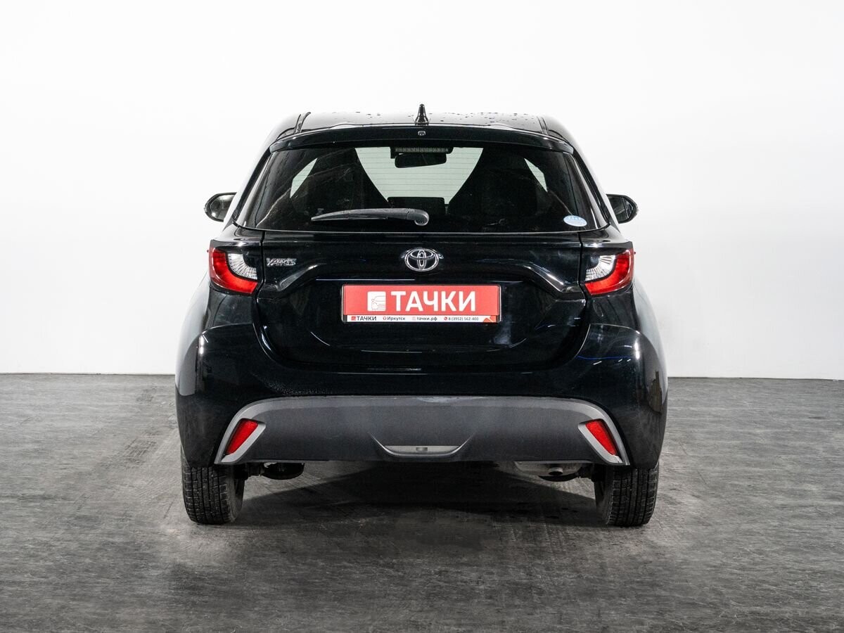 Toyota Yaris 2020 - фото автомобиля