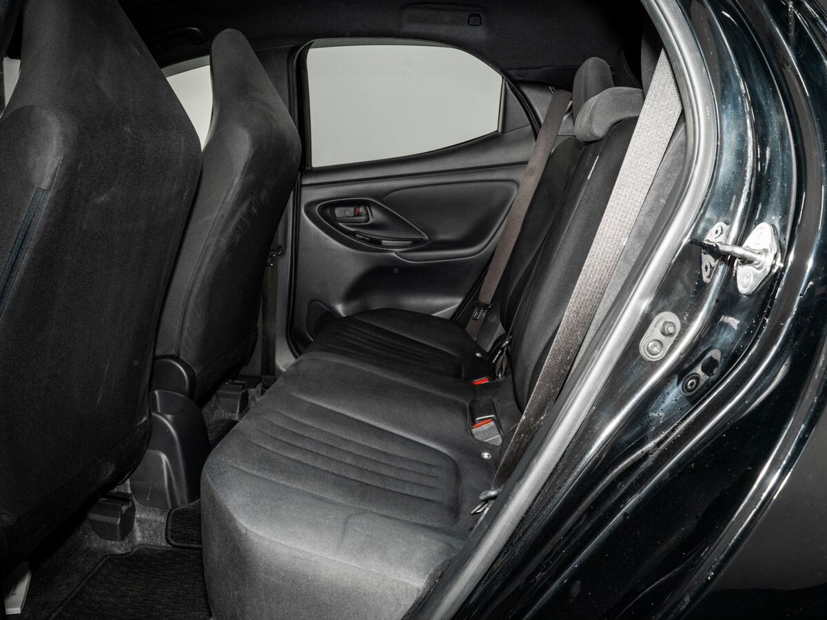 Toyota Yaris 2020 - фото автомобиля