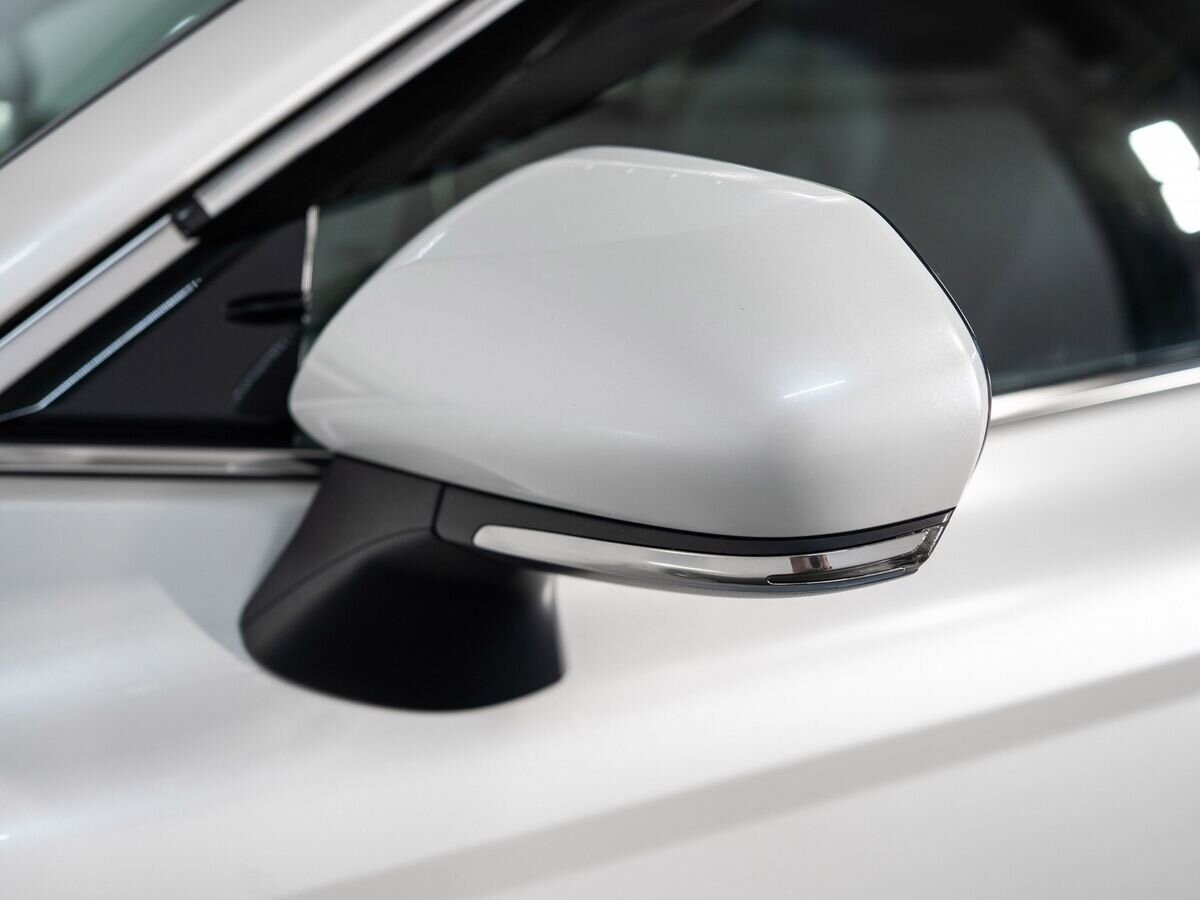 Toyota Camry 2020 - фото автомобиля