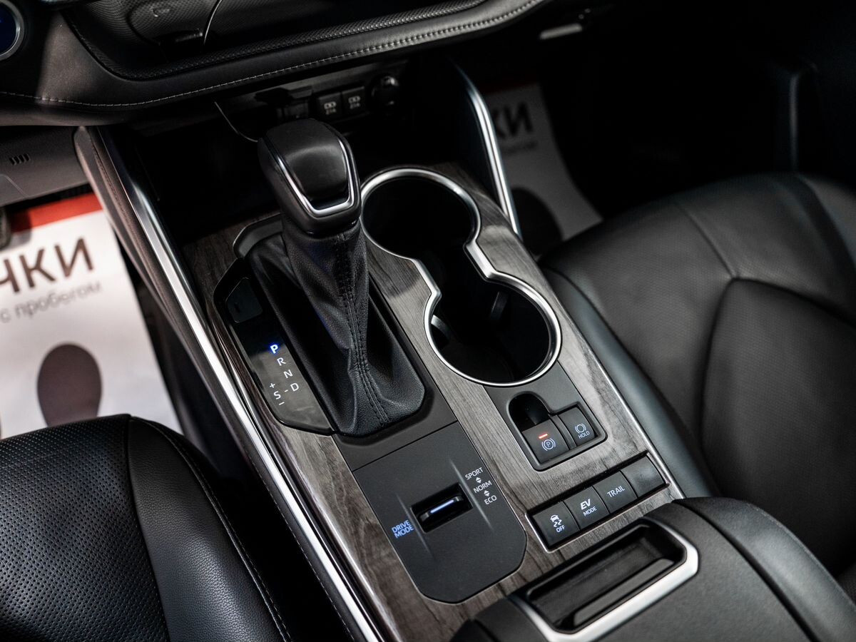 Toyota Highlander 2020 - фото автомобиля