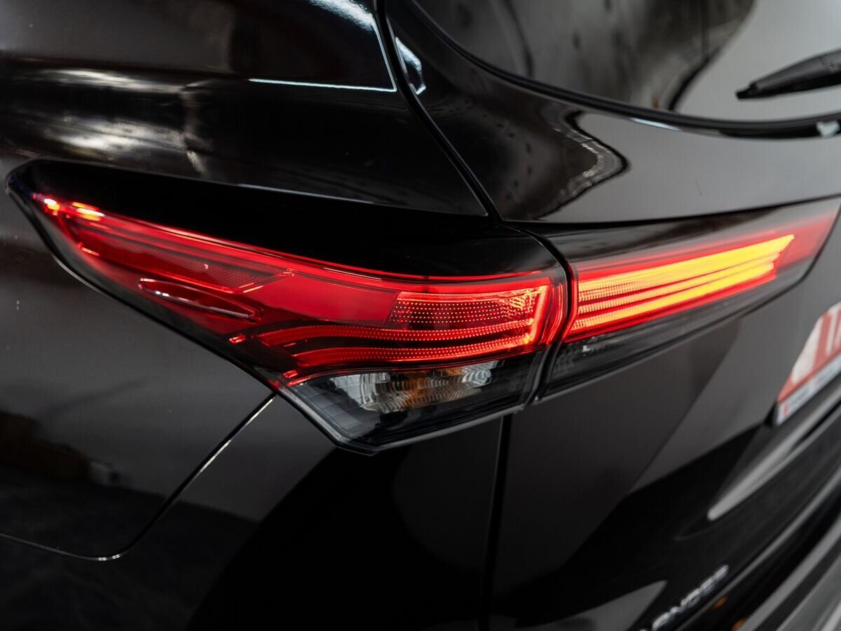 Toyota Highlander 2020 - фото автомобиля