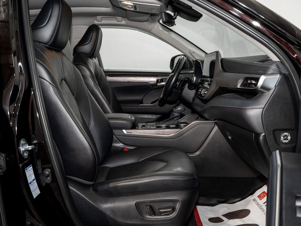 Toyota Highlander 2020 - фото автомобиля