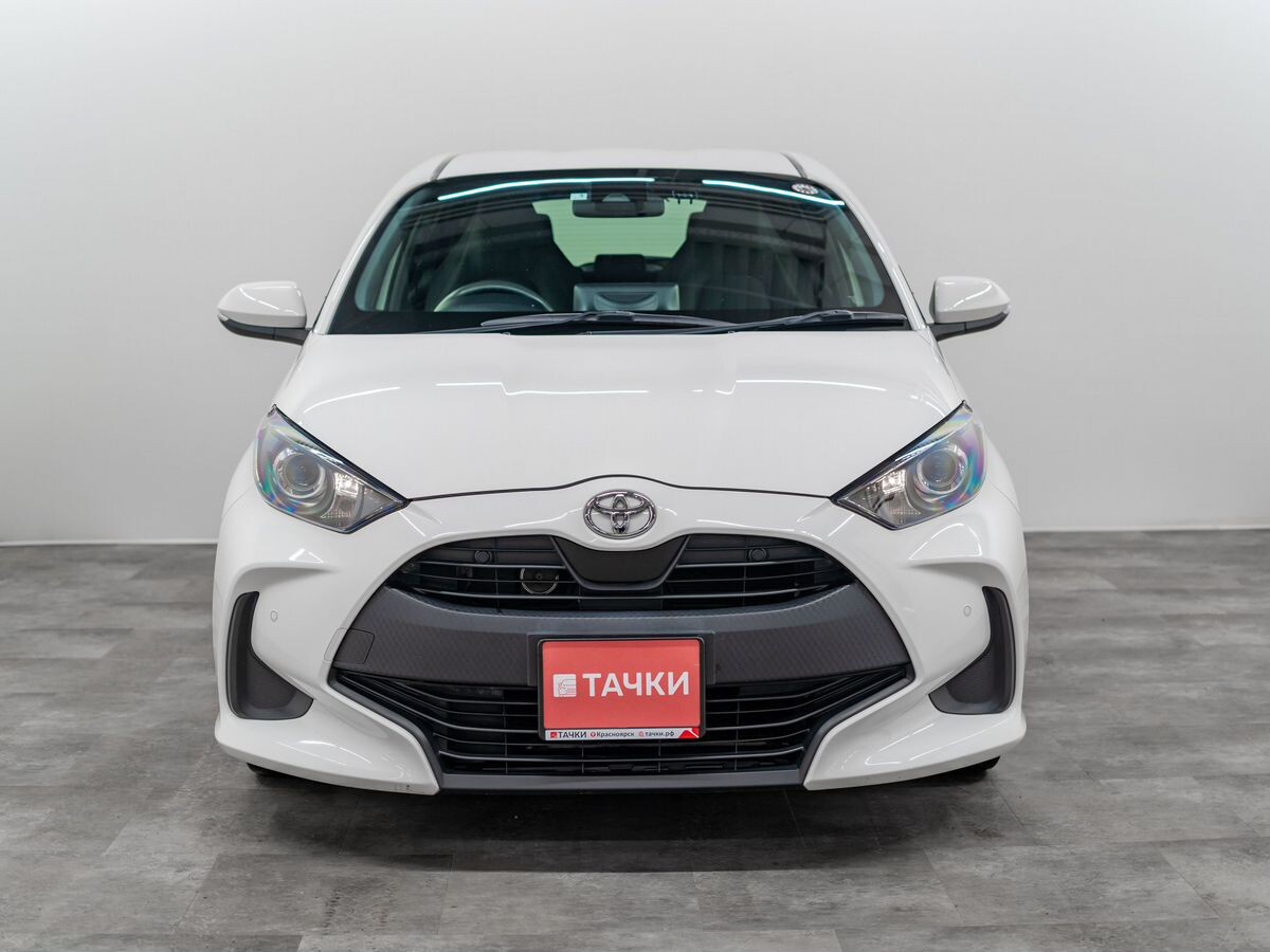 Toyota Yaris 2020 - фото автомобиля