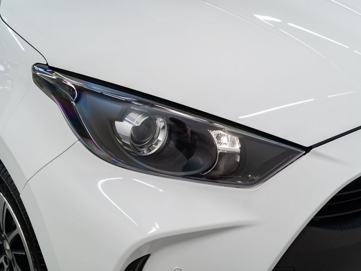 Toyota Yaris 2020 - фото автомобиля