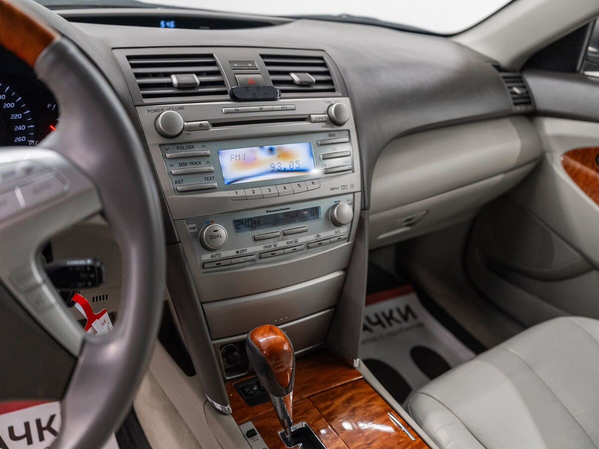 Toyota Camry 2008 - фото автомобиля