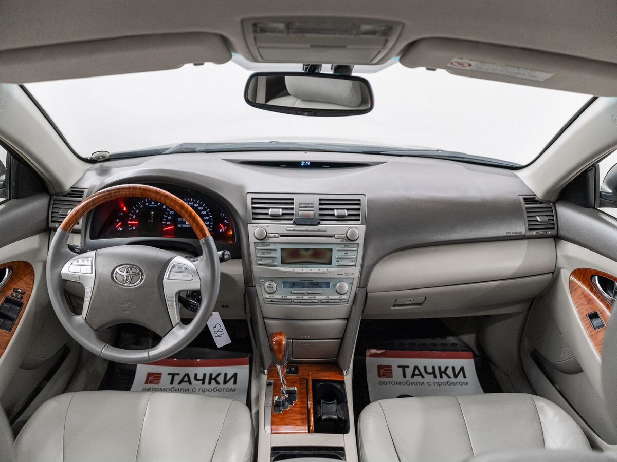 Toyota Camry 2008 - фото автомобиля