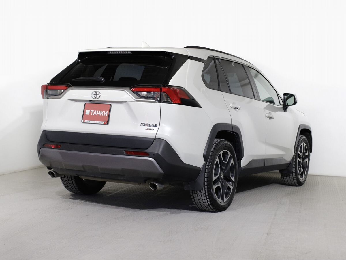 Toyota RAV4 2020 - фото автомобиля