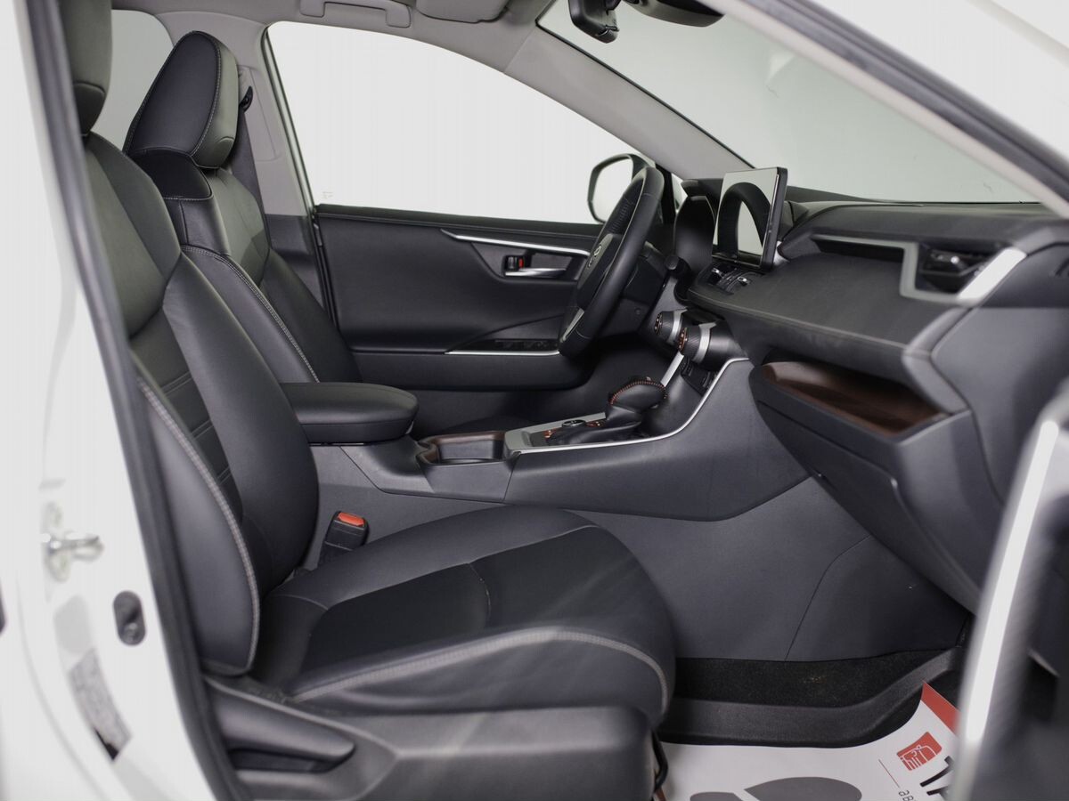 Toyota RAV4 2020 - фото автомобиля