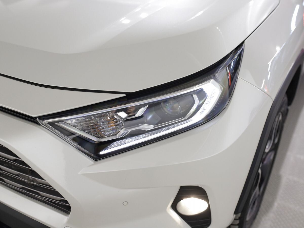 Toyota RAV4 2020 - фото автомобиля
