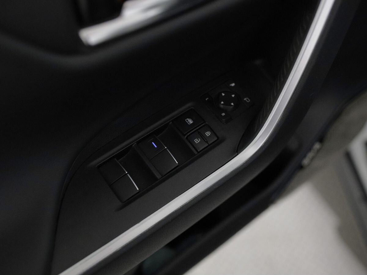 Toyota RAV4 2020 - фото автомобиля