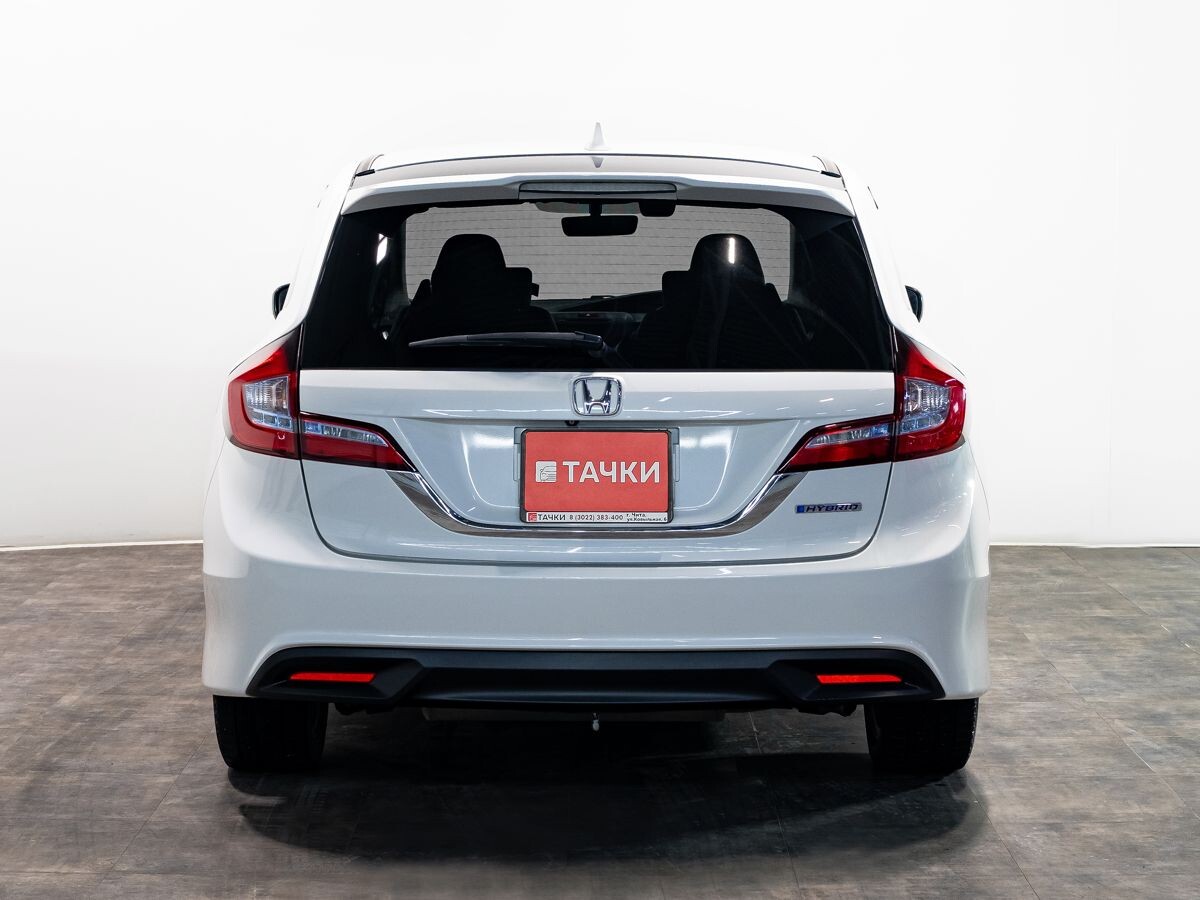 Honda Jade 2015 - фото автомобиля