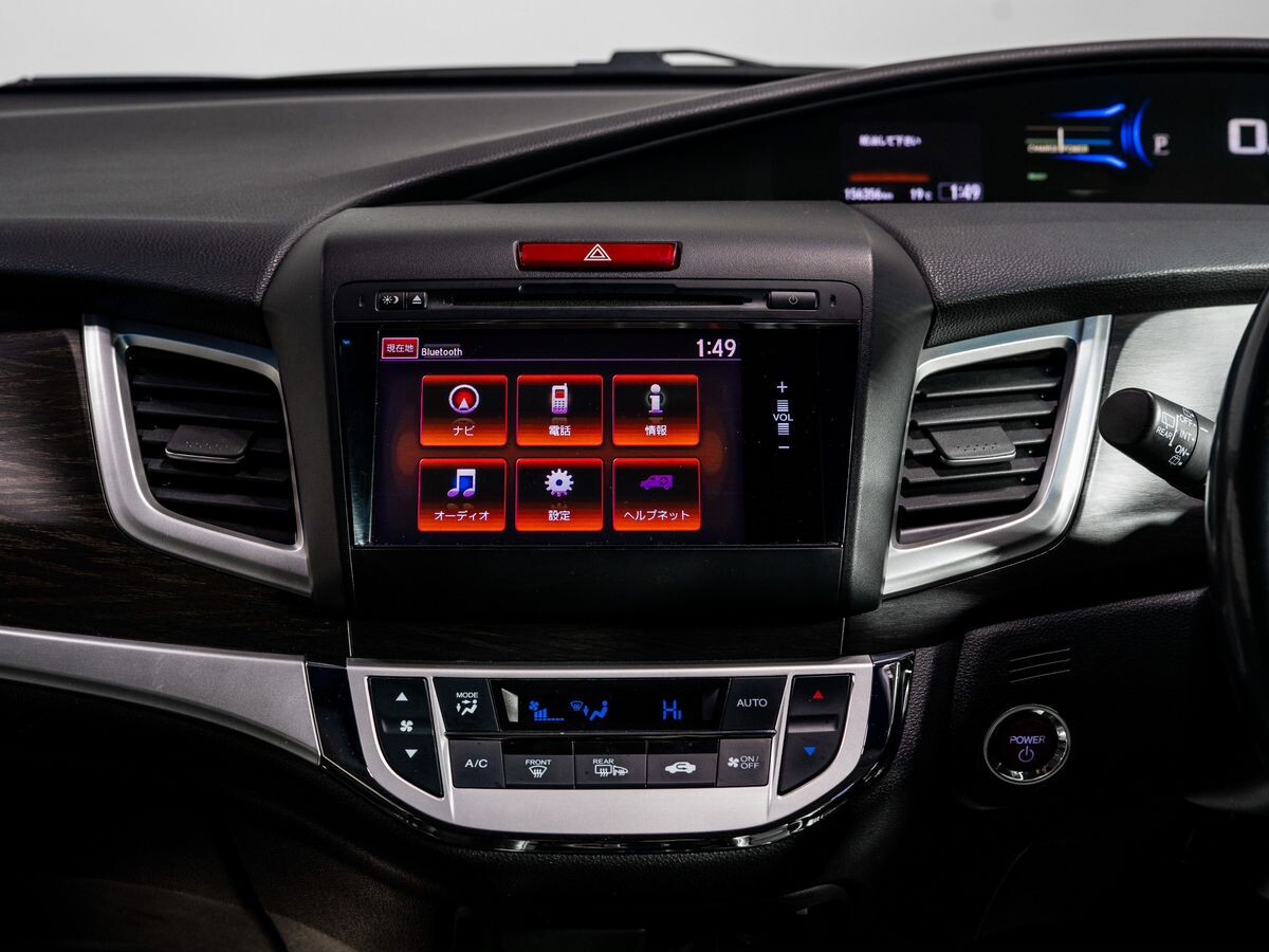 Honda Jade 2015 - фото автомобиля