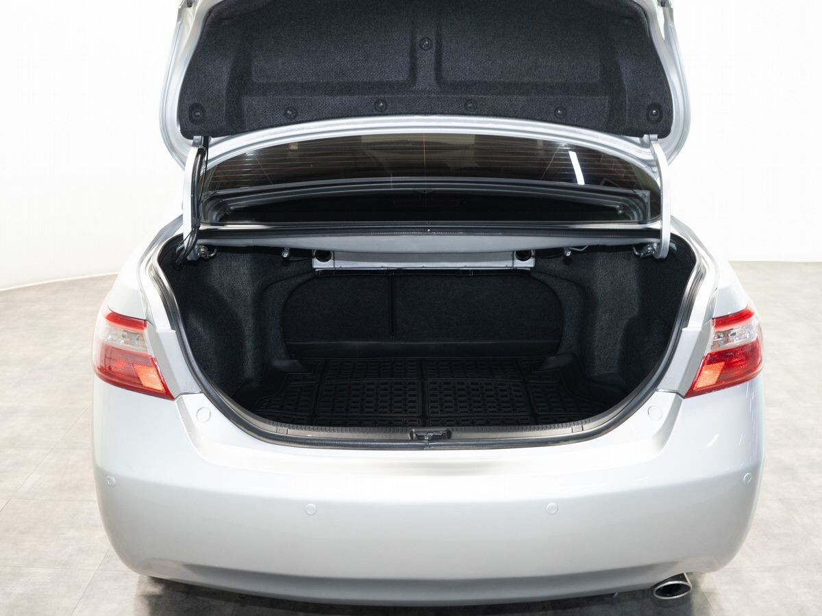 Toyota Camry 2011 - фото автомобиля