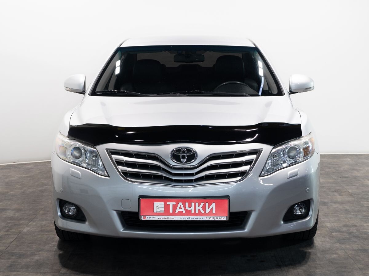 Toyota Camry 2011 - фото автомобиля