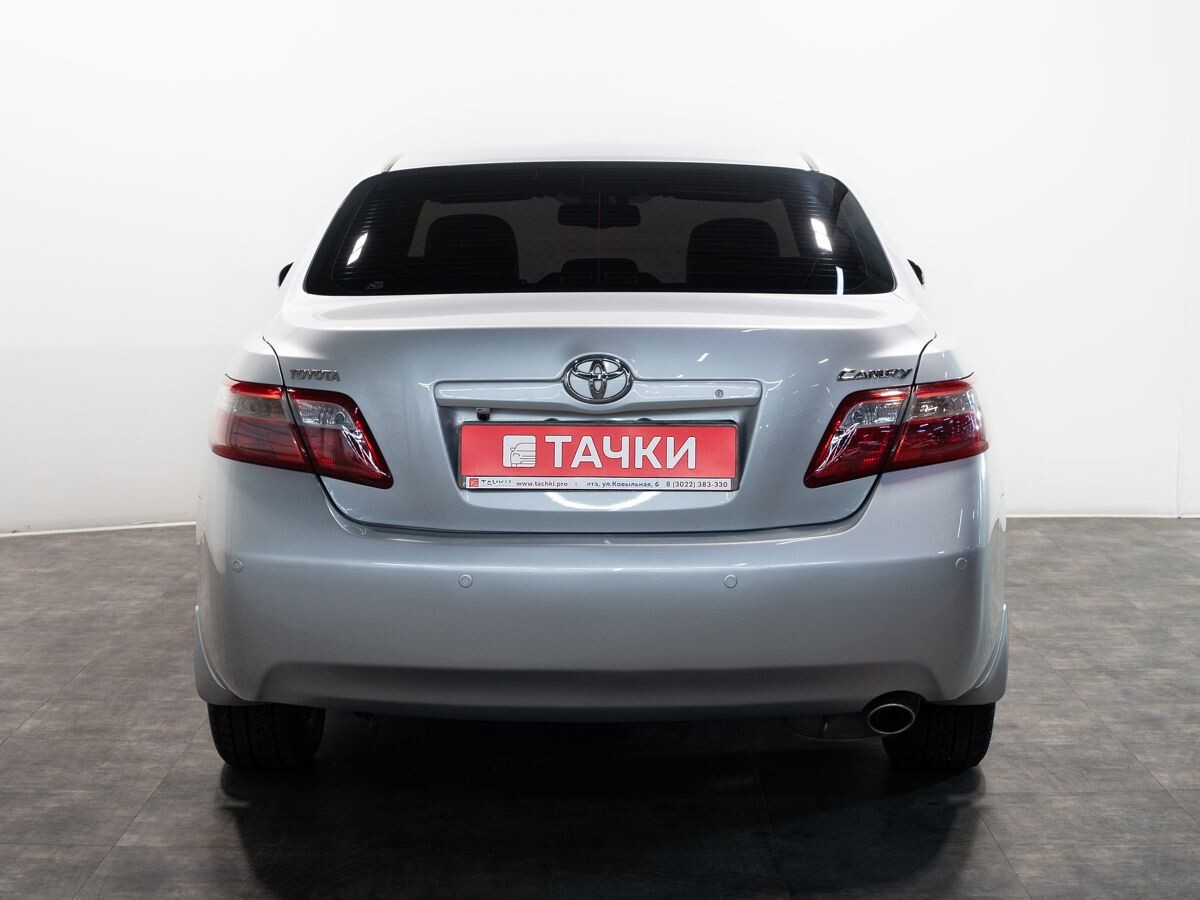 Toyota Camry 2011 - фото автомобиля