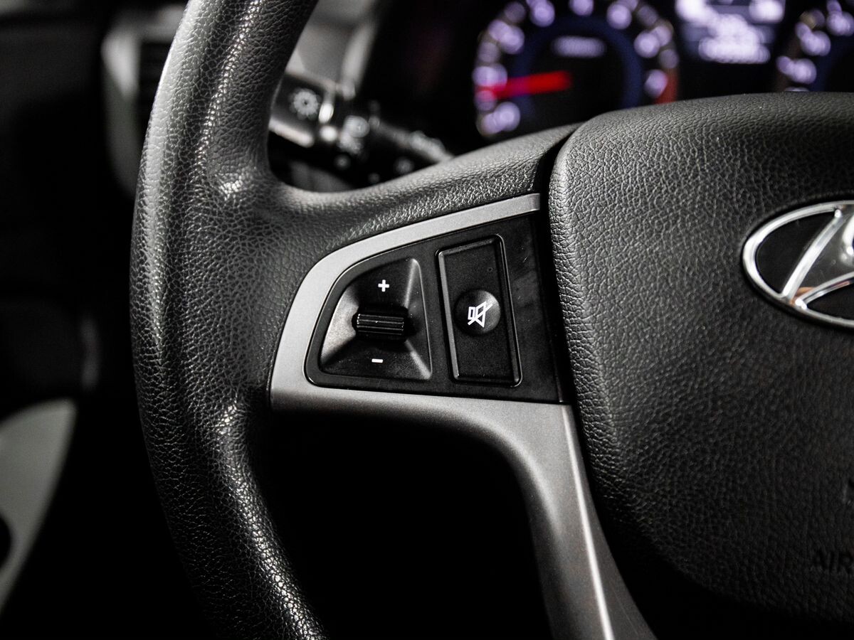 Hyundai Solaris 2016 - фото автомобиля