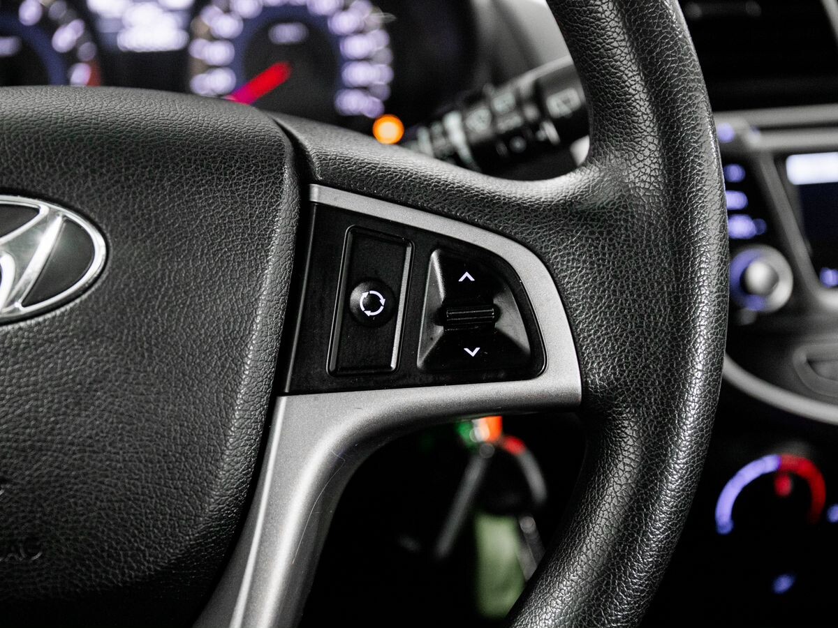 Hyundai Solaris 2016 - фото автомобиля