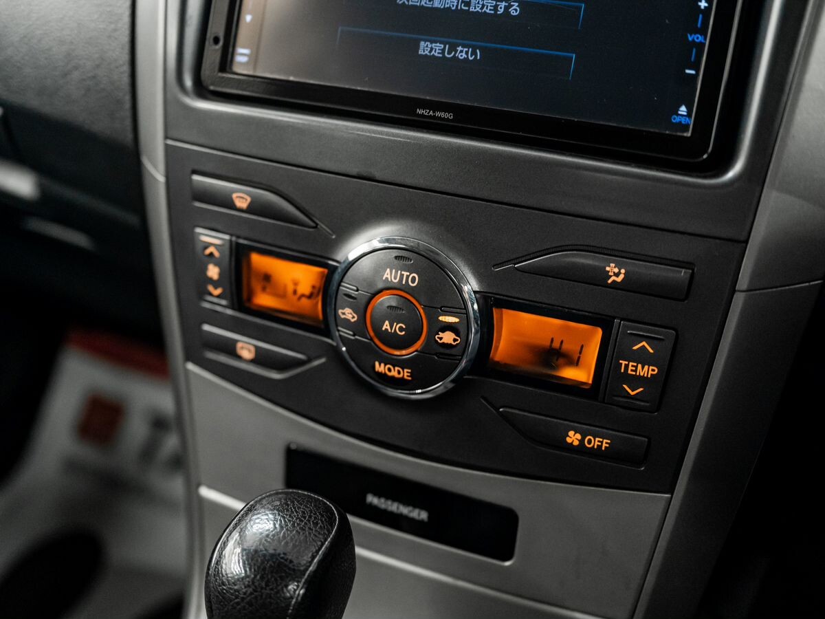 Toyota Corolla 2011 - фото автомобиля