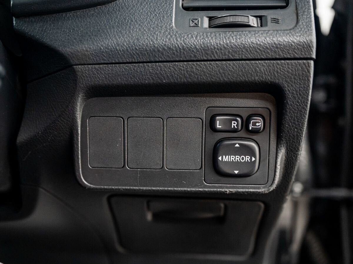 Toyota Corolla 2011 - фото автомобиля