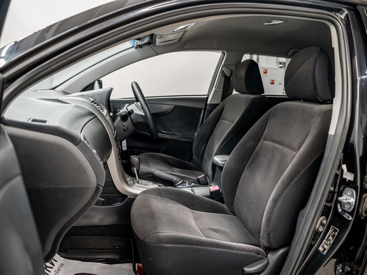 Toyota Corolla 2011 - фото автомобиля