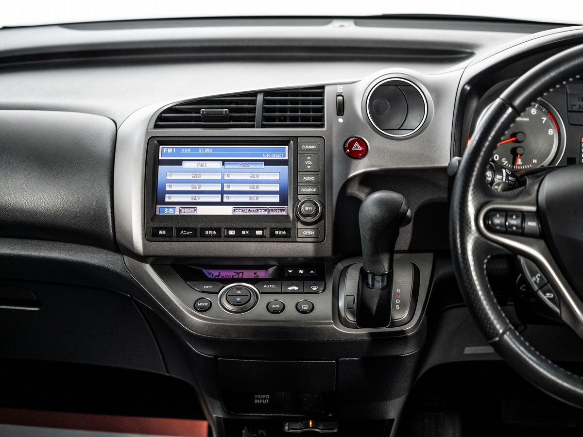 Honda Stream 2008 - фото автомобиля