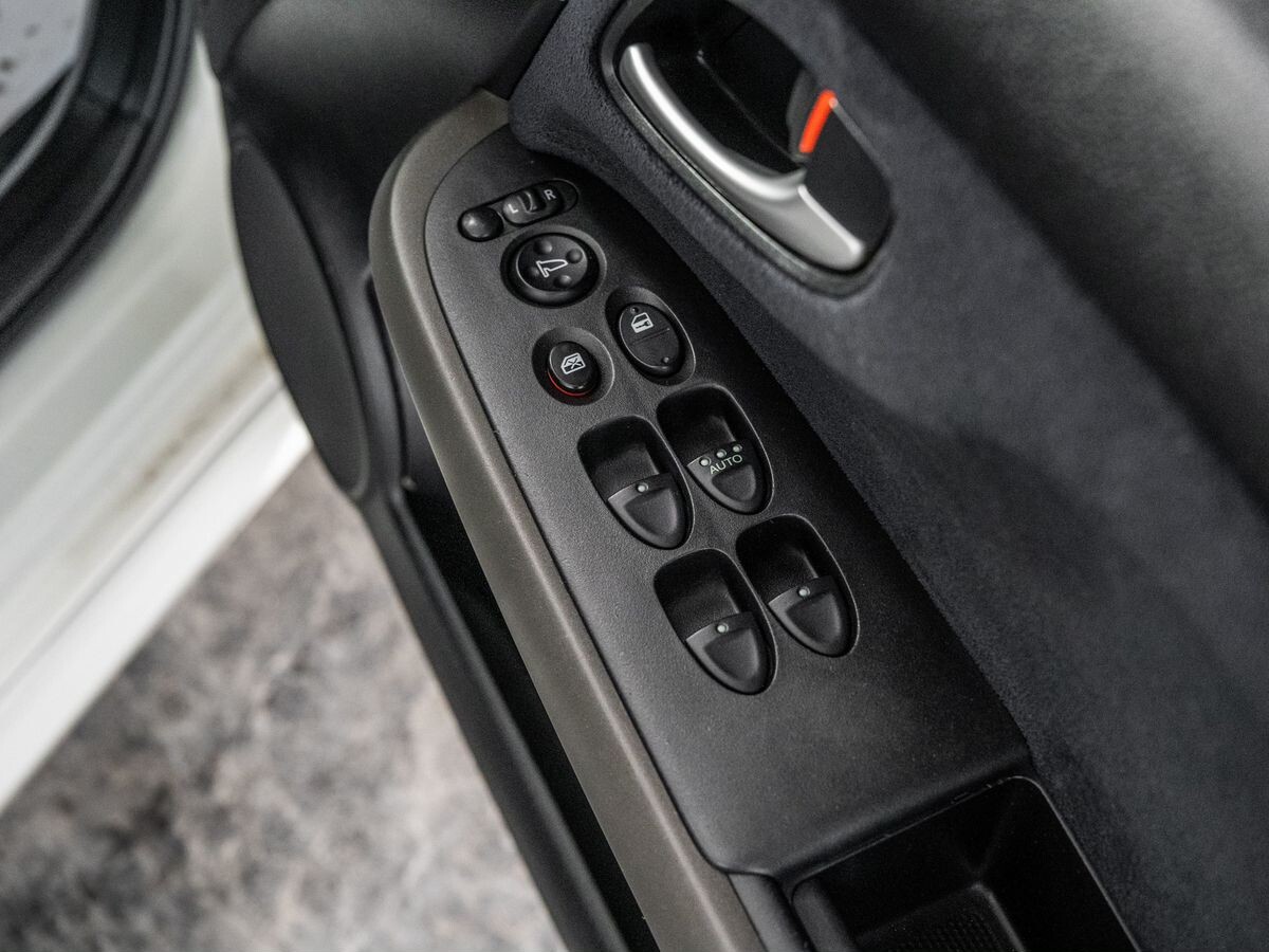 Honda Stream 2008 - фото автомобиля