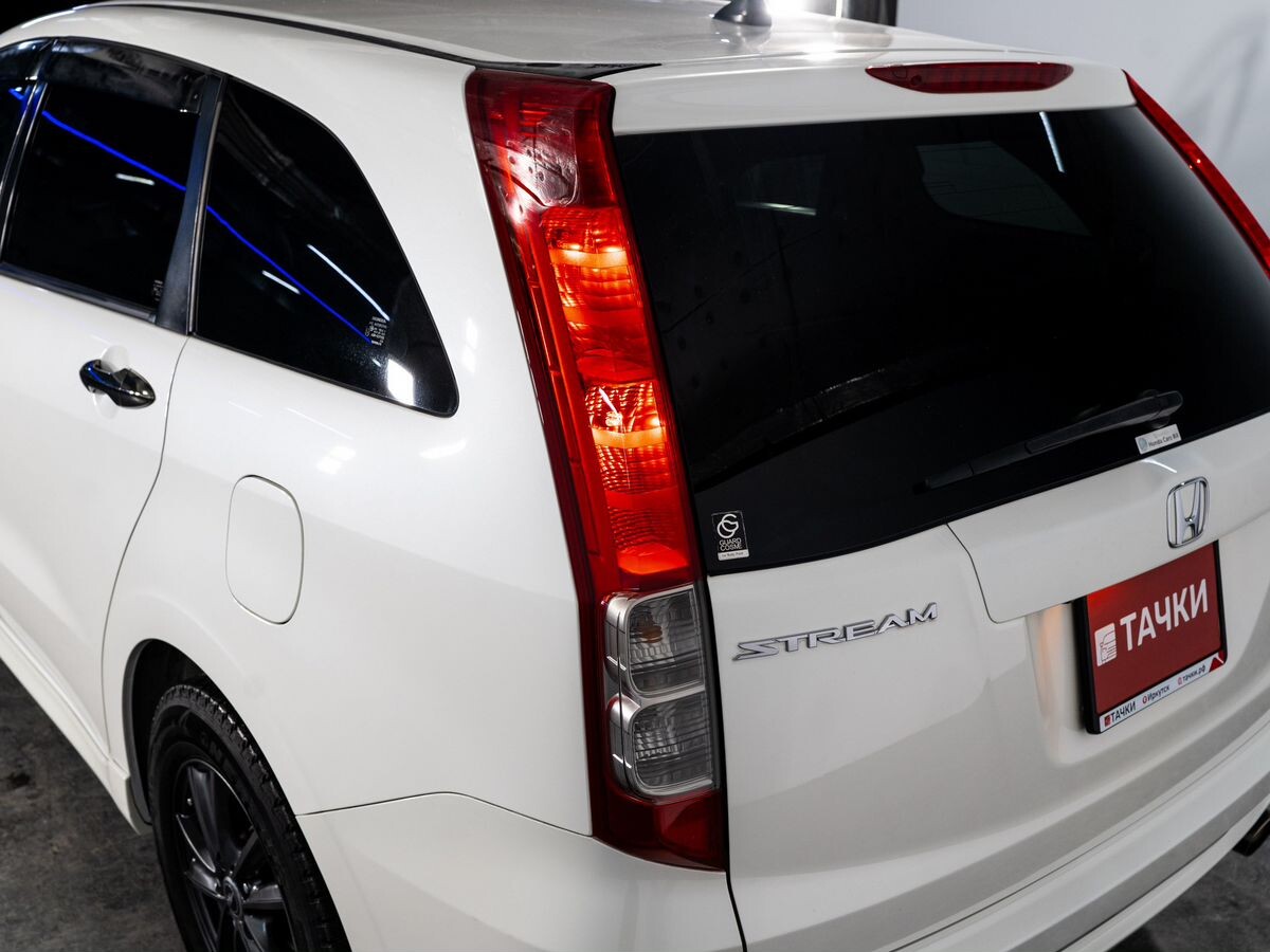 Honda Stream 2008 - фото автомобиля