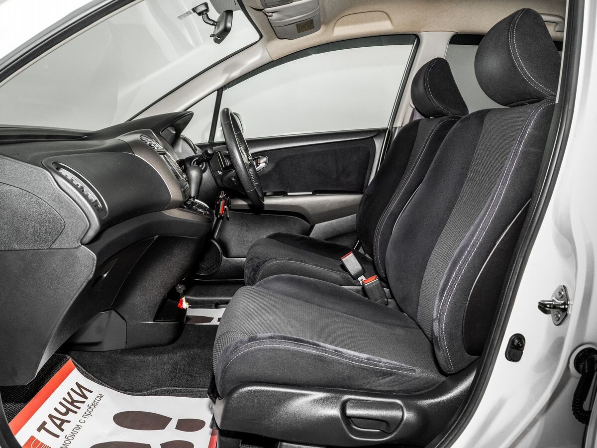 Honda Stream 2008 - фото автомобиля