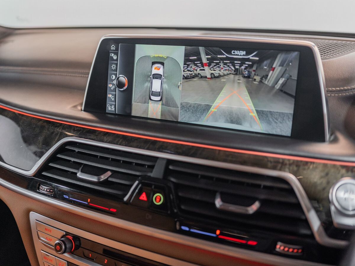 BMW 7 серии 2016 - фото автомобиля