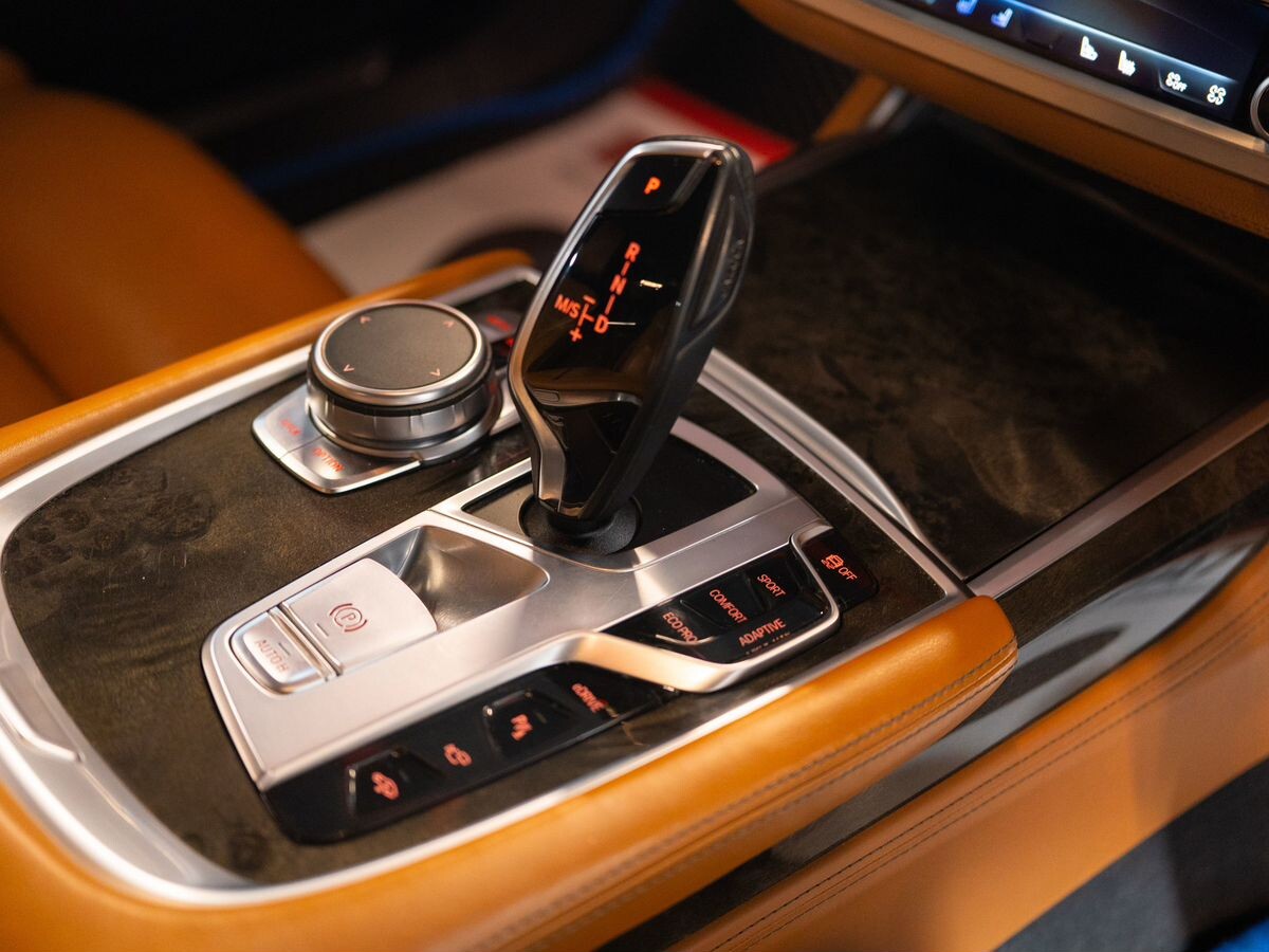 BMW 7 серии 2016 - фото автомобиля