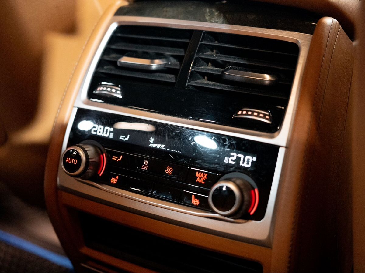 BMW 7 серии 2016 - фото автомобиля