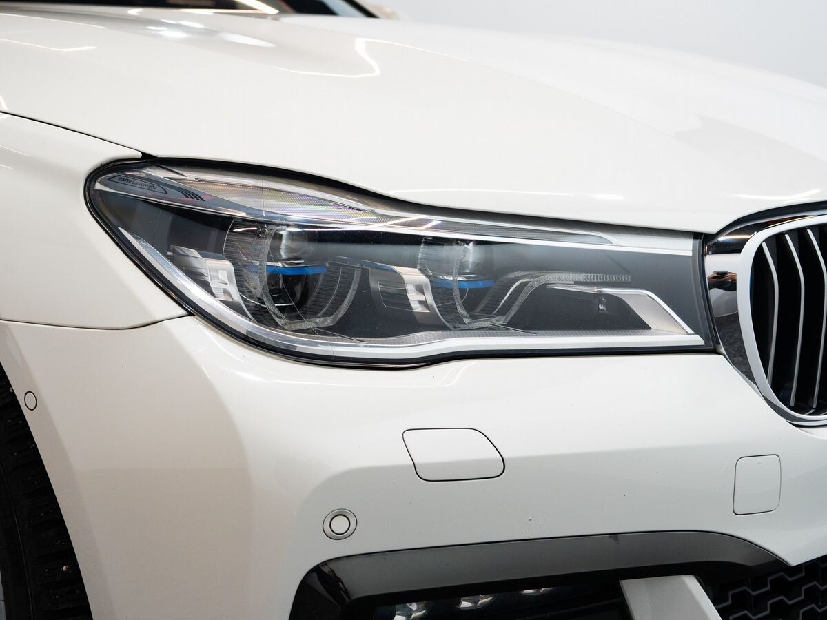 BMW 7 серии 2016 - фото автомобиля
