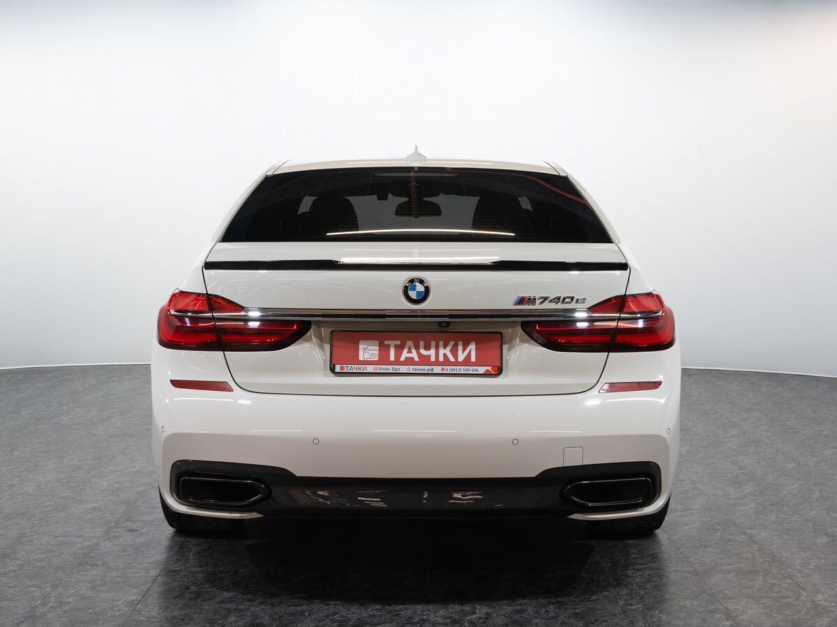 BMW 7 серии 2016 - фото автомобиля