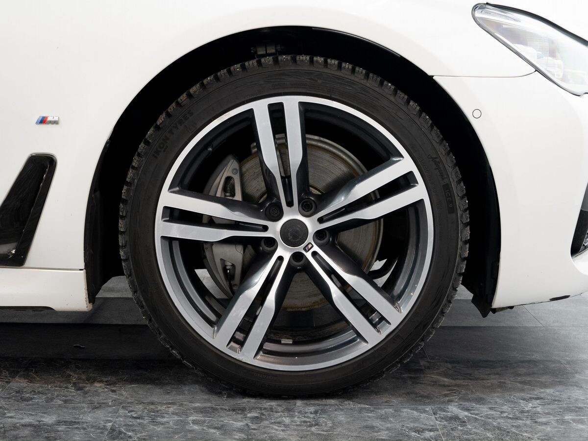 BMW 7 серии 2016 - фото автомобиля