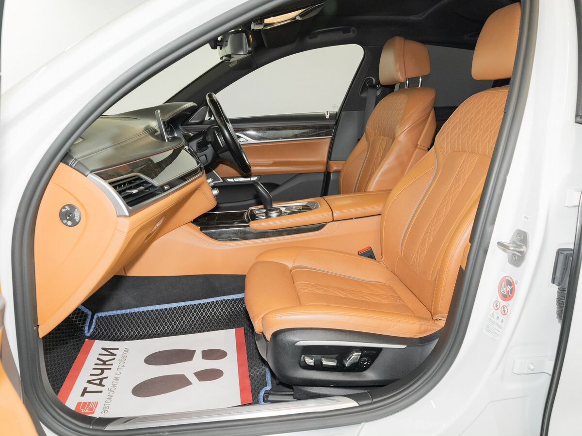 BMW 7 серии 2016 - фото автомобиля