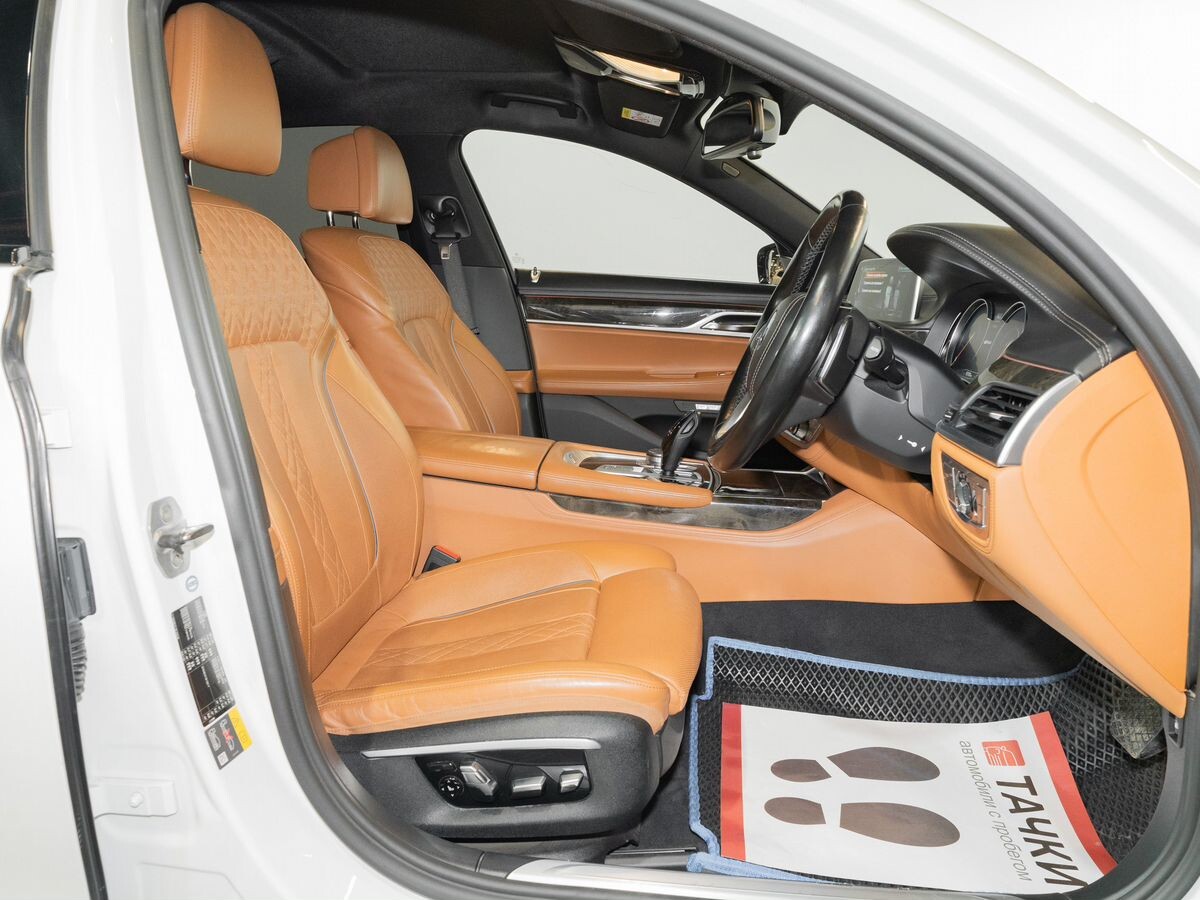 BMW 7 серии 2016 - фото автомобиля