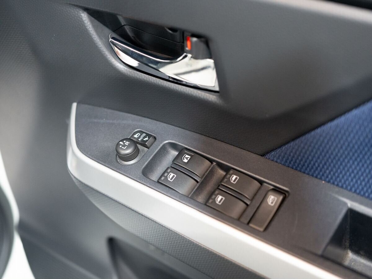 Toyota Tank 2016 - фото автомобиля