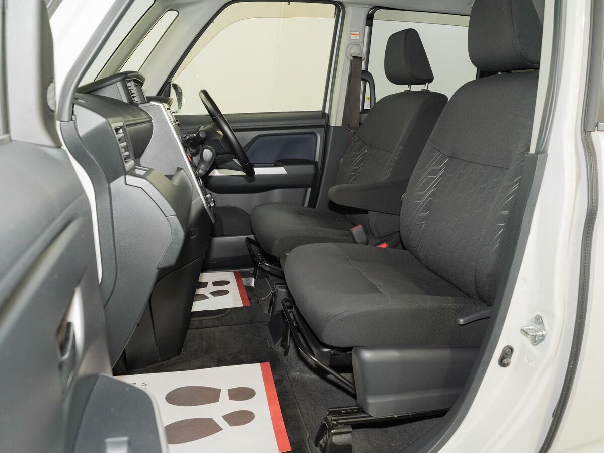 Toyota Tank 2016 - фото автомобиля