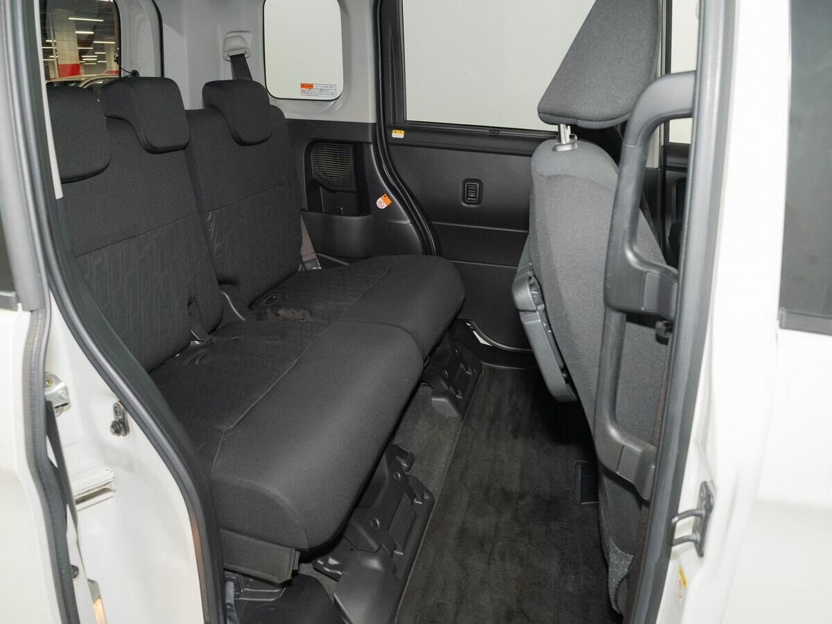 Toyota Tank 2016 - фото автомобиля