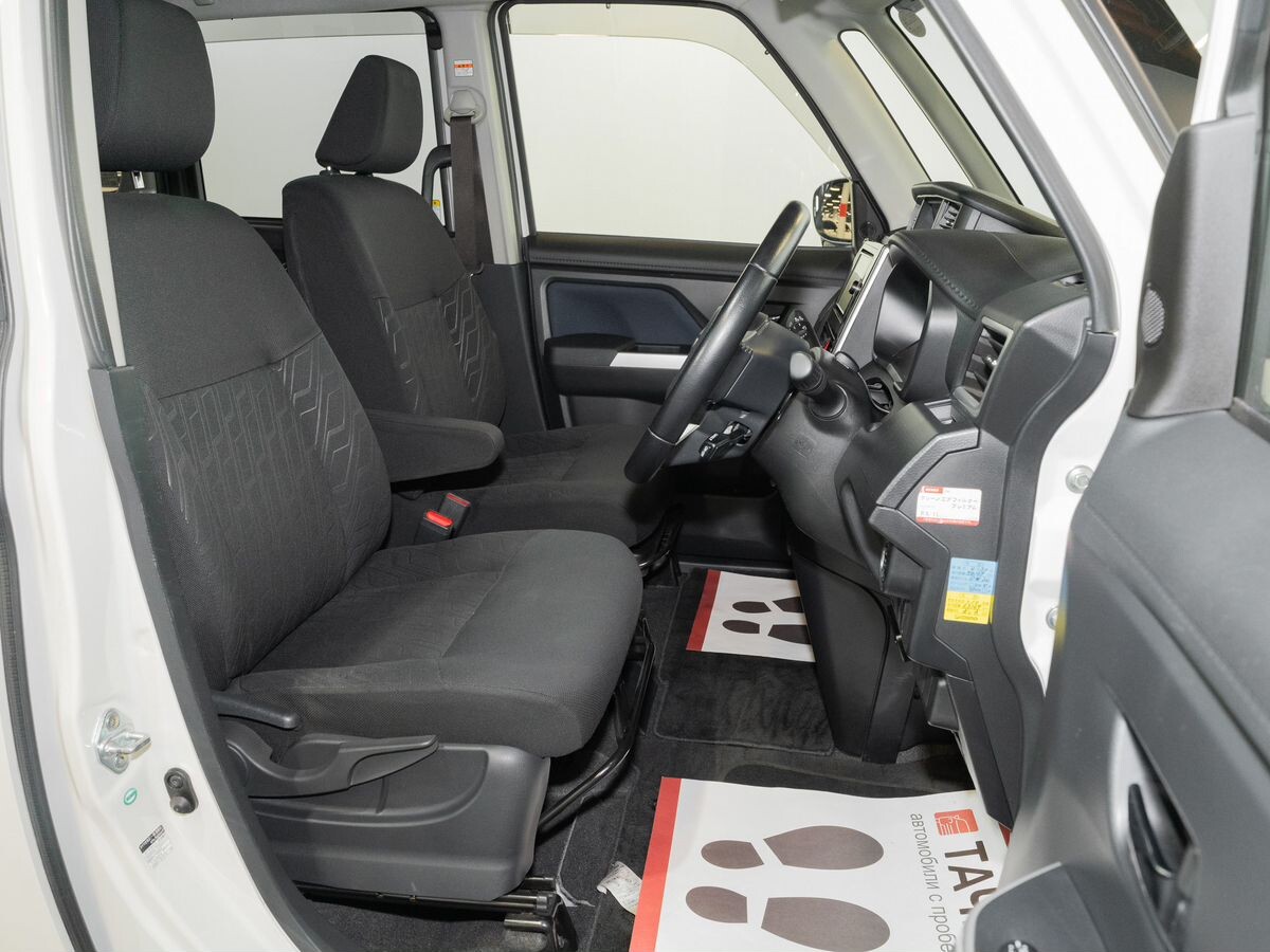 Toyota Tank 2016 - фото автомобиля