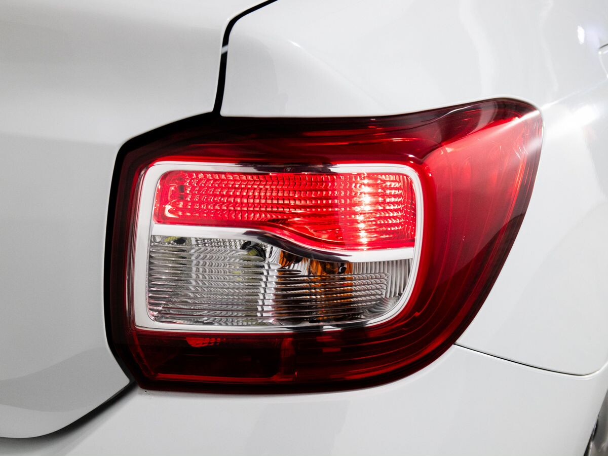 Renault Logan 2015 - фото автомобиля