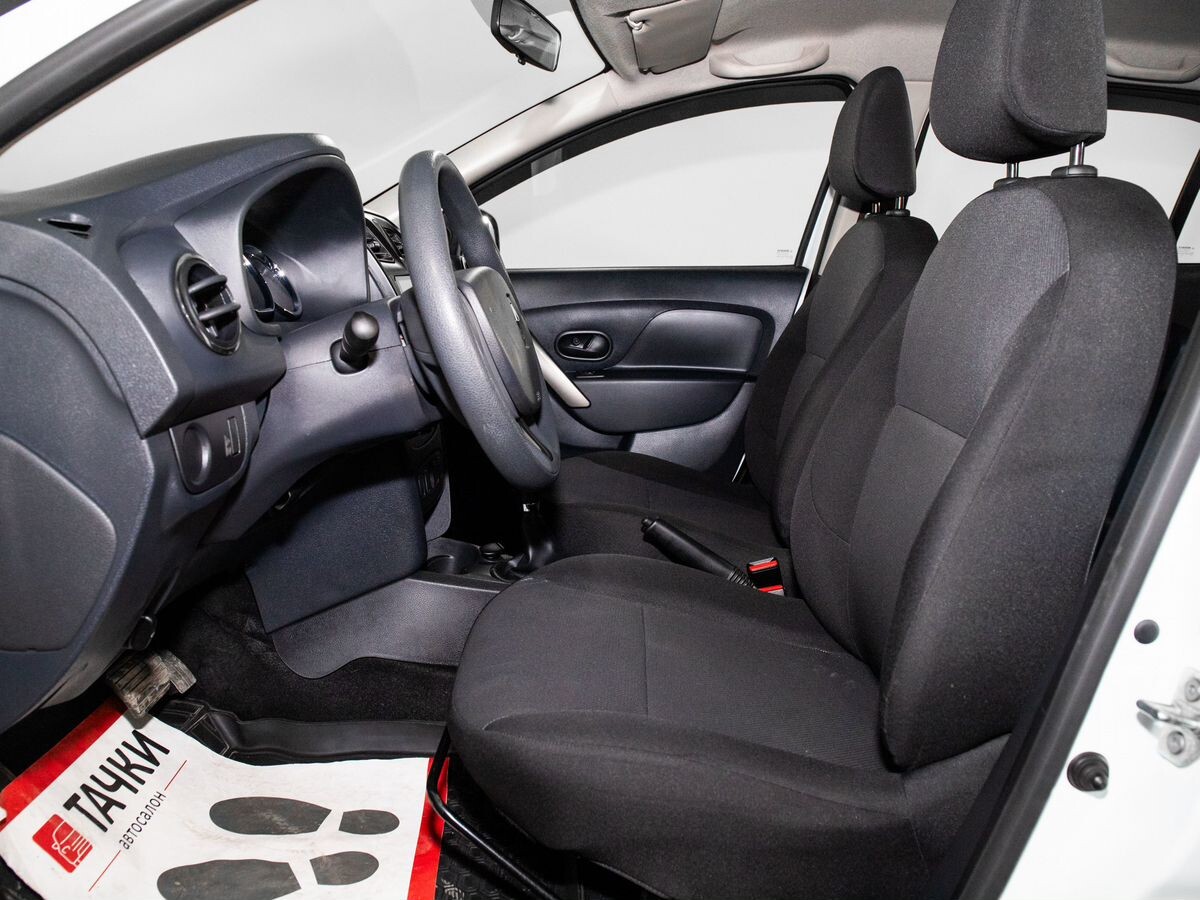 Renault Logan 2015 - фото автомобиля